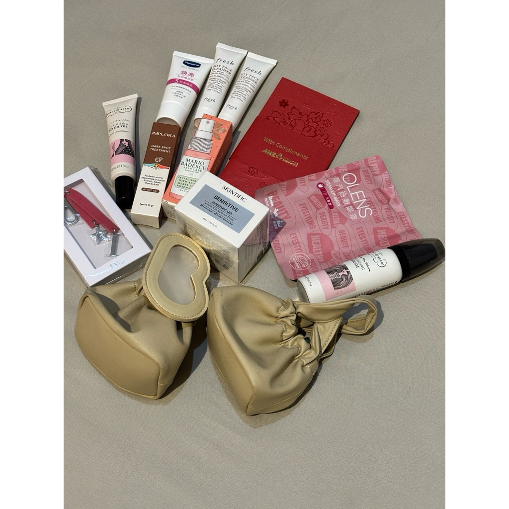 RANDOM GIFT WITH PURCHASE jessgoldelite BANK BCA PRIORITAS SOLITAIRE DBS HSBC OCBC STANDARD CHARTERE