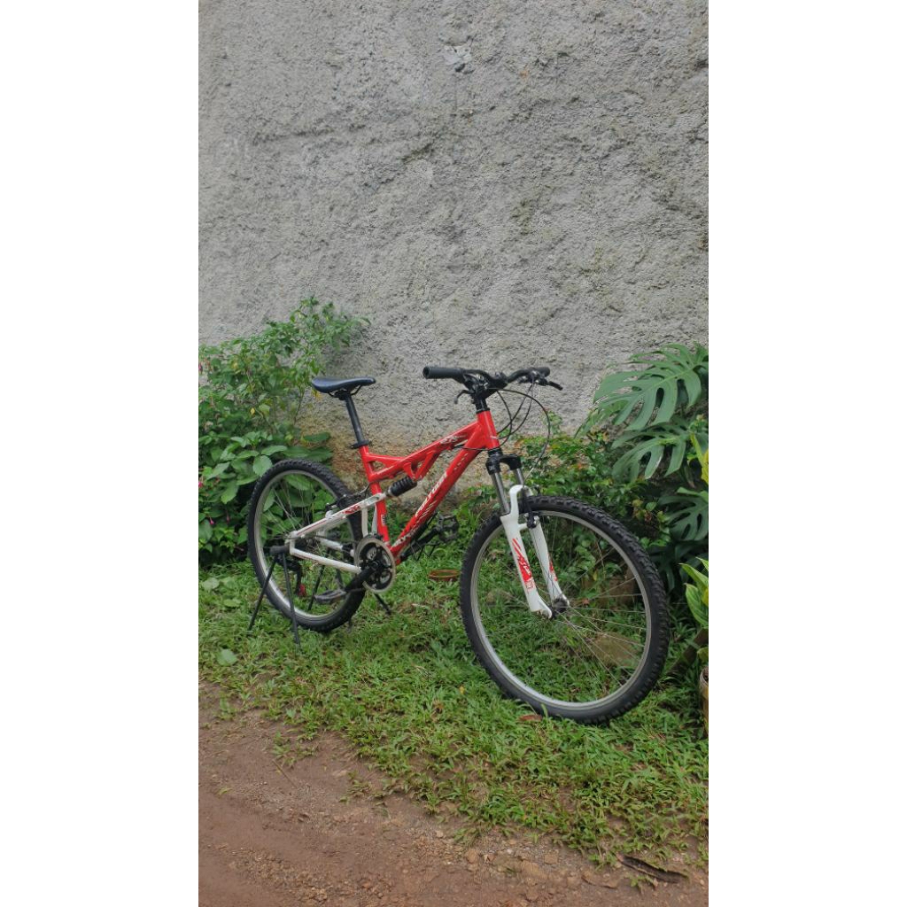 sepeda mtb polygon broadway 0.2 ban 26