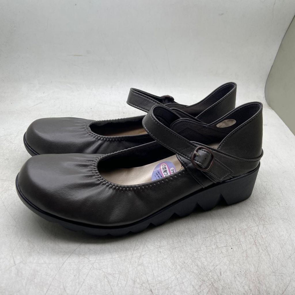 sepatu first contact type 650