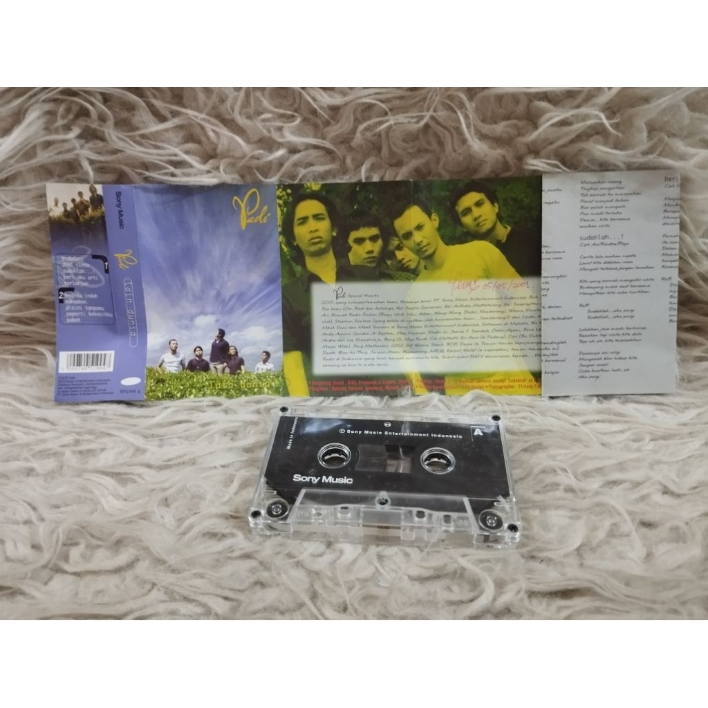 vadi lain dunia kaset pita