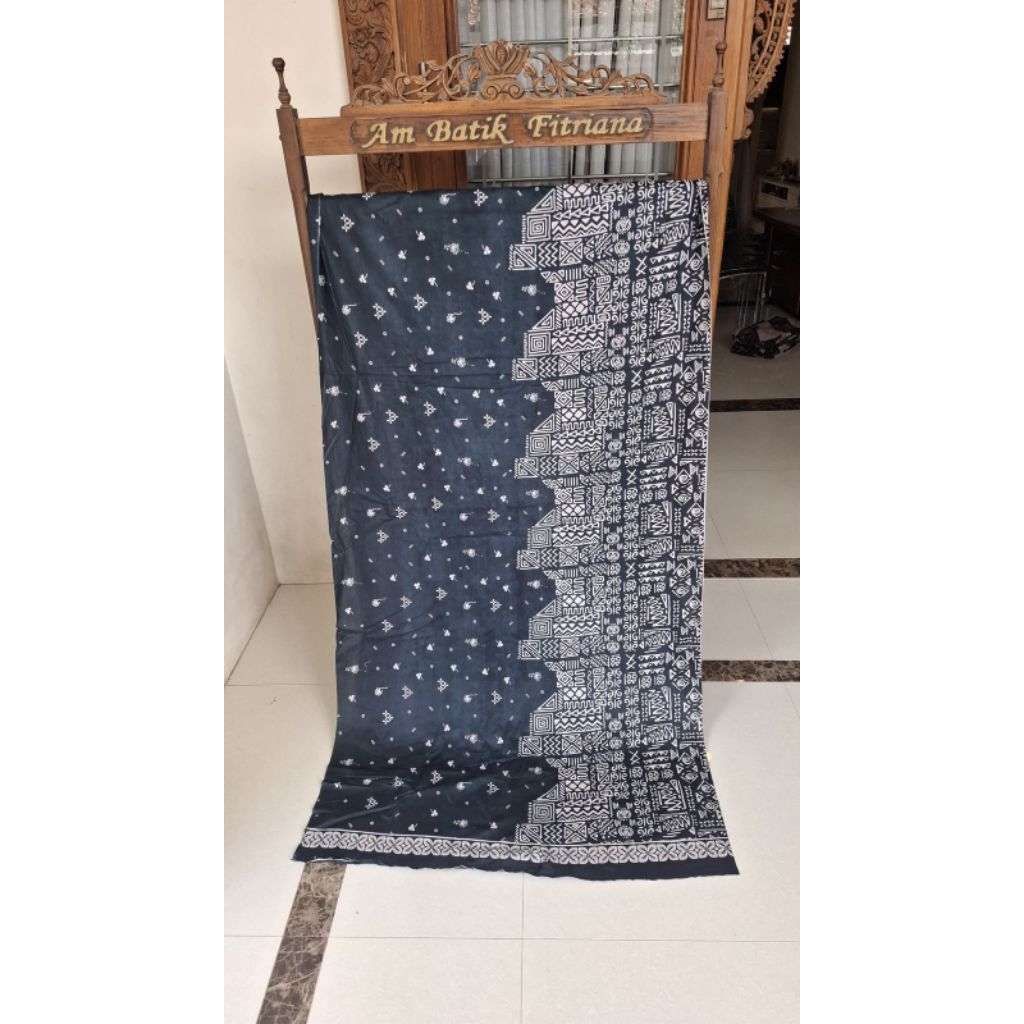 Bahan batik kain katun halus pekalongan,panjang 2 meter ,motif banyak, bahan berkualitas, tidak lunt