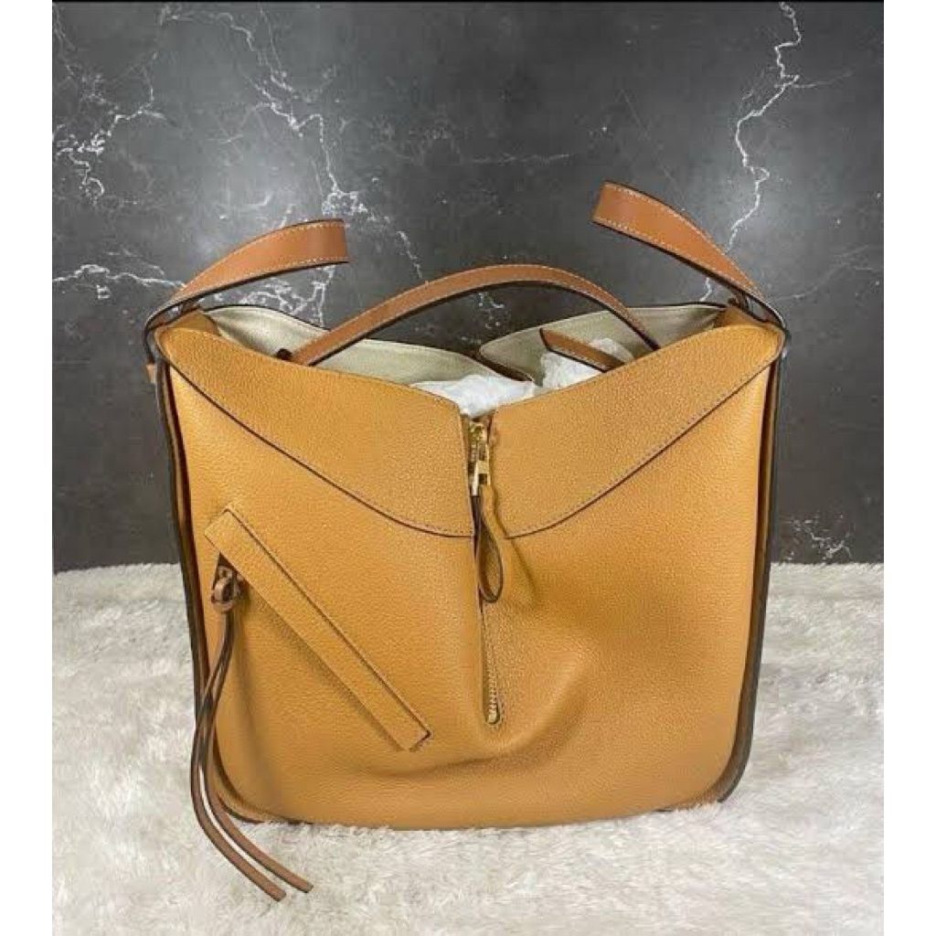 Preloved - Authentic Loewe Small Hammock Bag in Soft Grained Calfskin