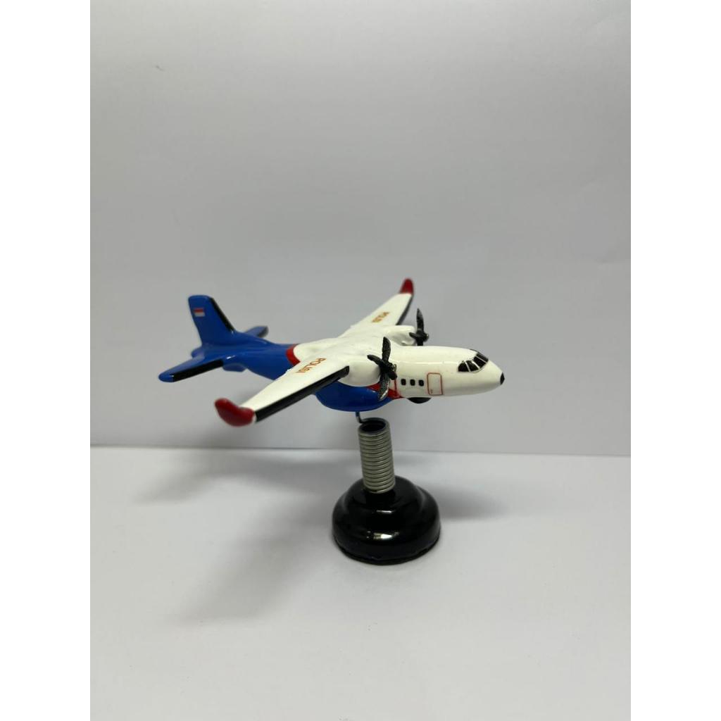 Pesawat CN 235 Polisi Udara Miniatur Pesawat