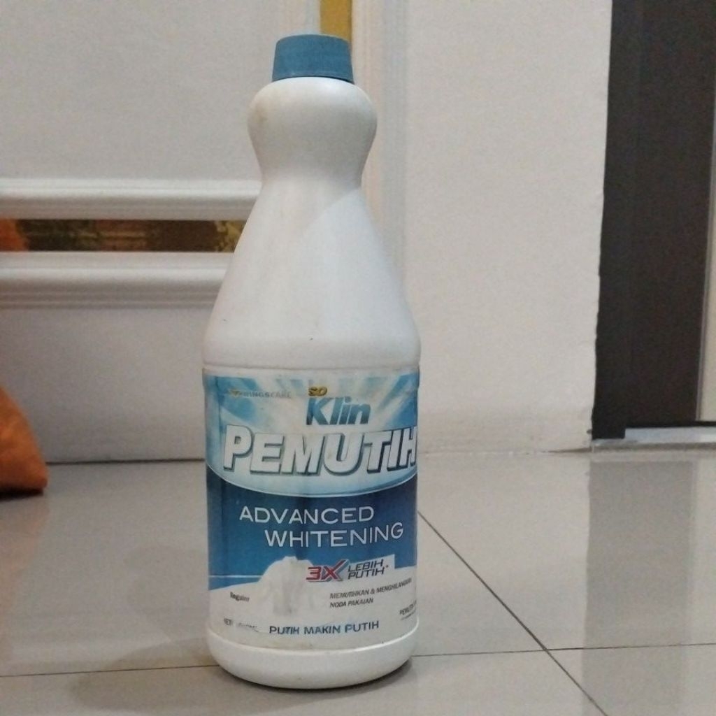 so Klin pemutih 1000 ml isi aman