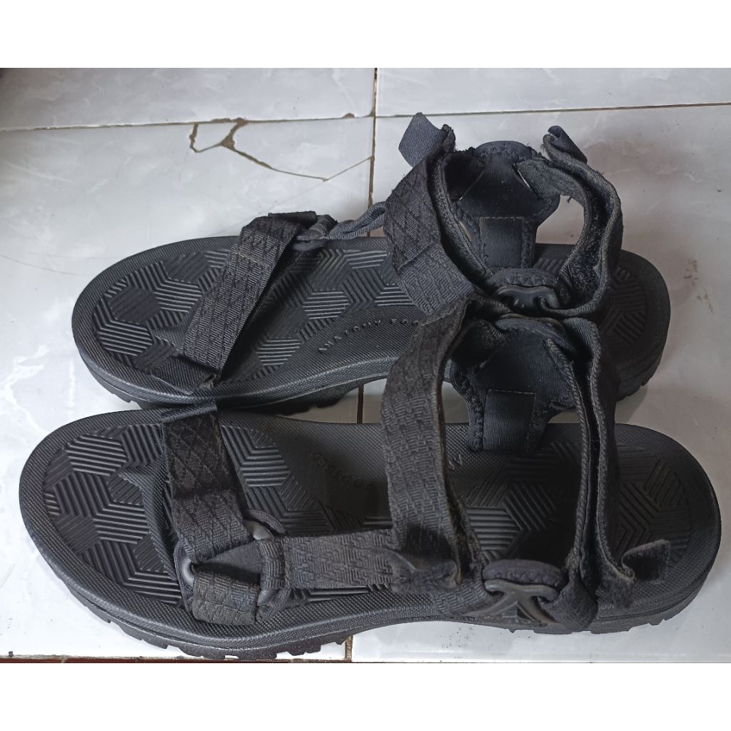 Sandal gunung Eeiiigggeerrr size 45