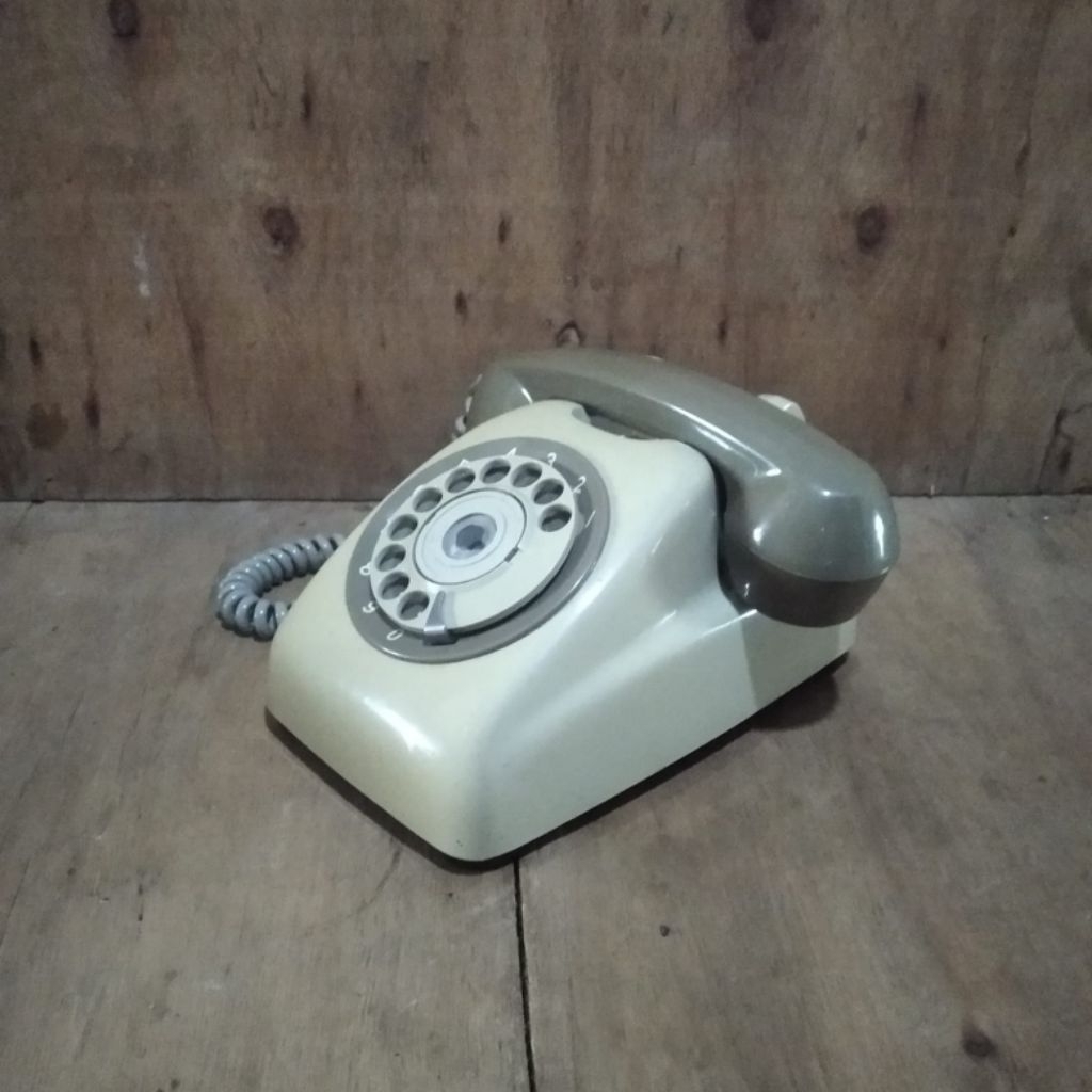 Telepon rumah telepon putar jadul antik vintage lawaa kuno