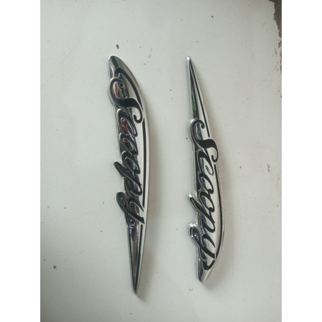 emblem/logo Scoopy karbu original