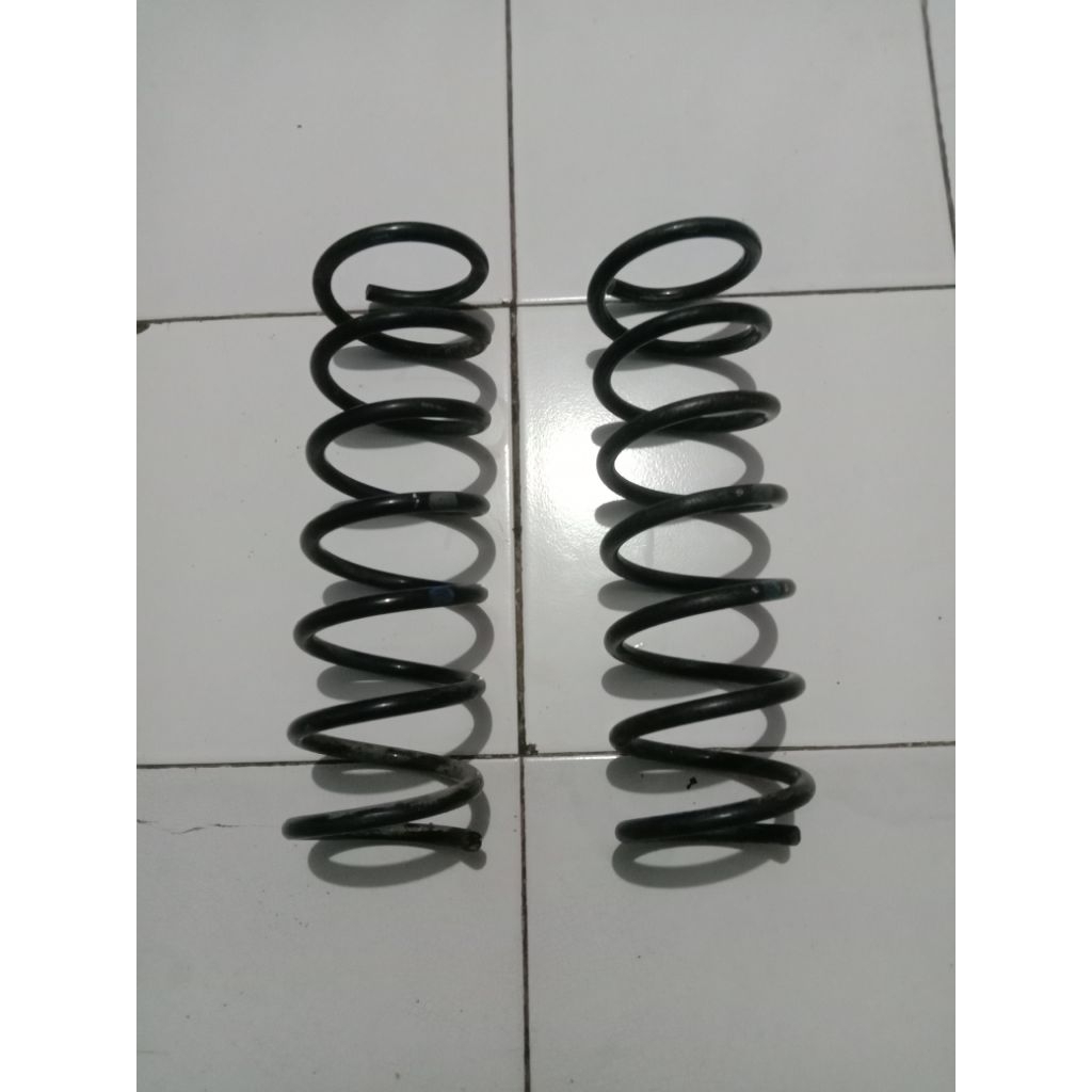 shok belakang 1 shet Ford focus 2006
