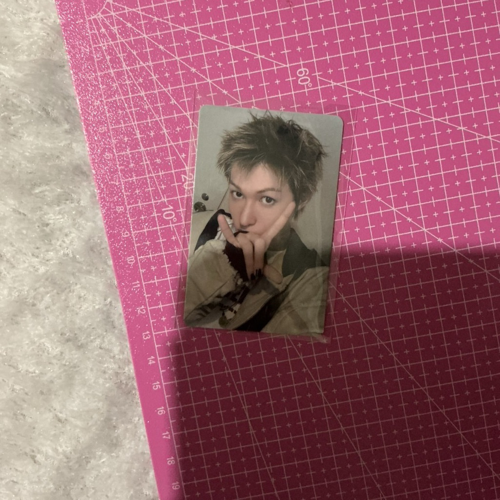 WTS PC PHOTOCARD MARTIN CORTIS LD YZY R4 4.0 OFFICIAL