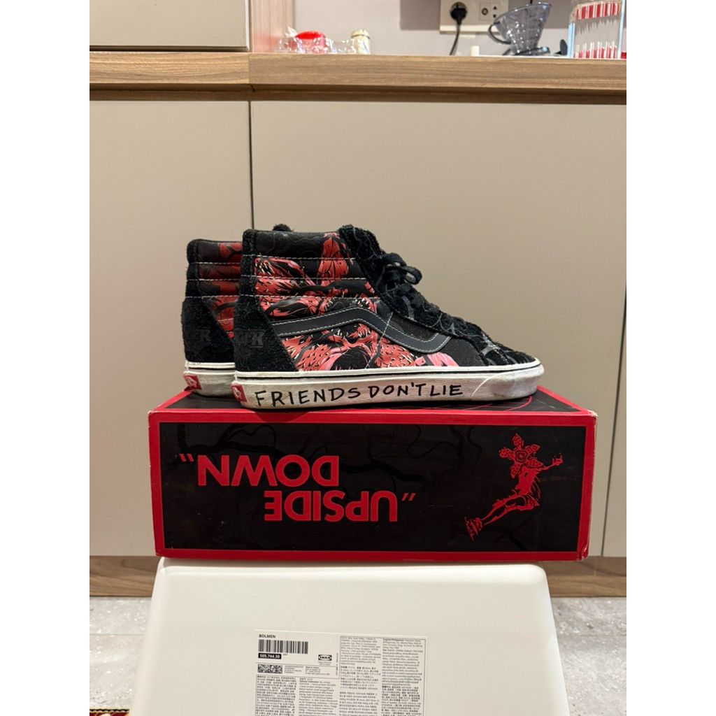 VANS Sk8-Hi Stranger Things // size 11 / 44,5 / 29cm