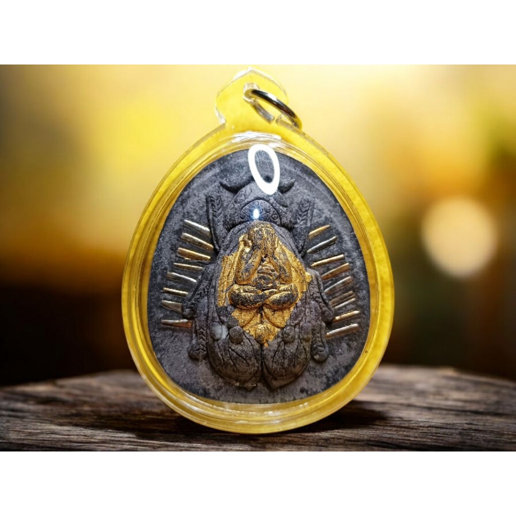 Liontin Phra Pidta Ratu Lebah / Lp Jued