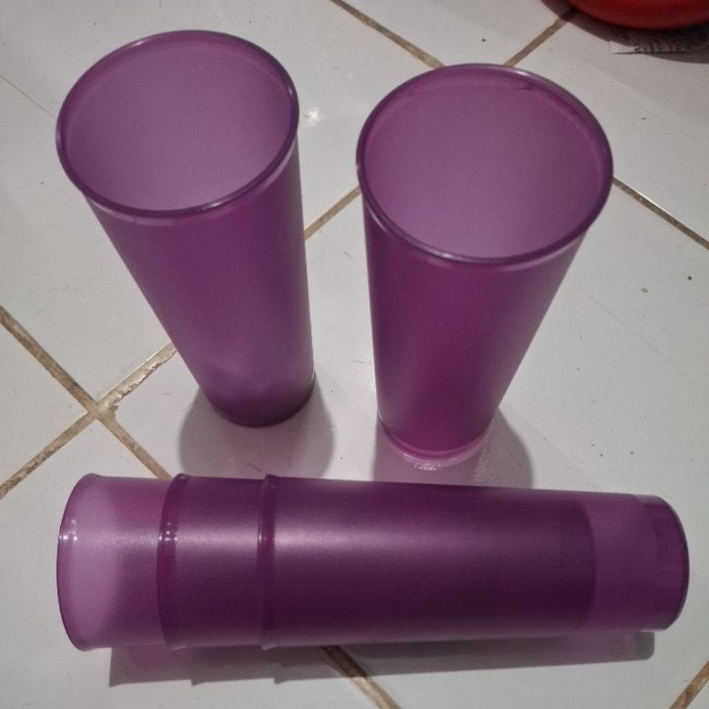 Gelas Tupperware tanpa tutup