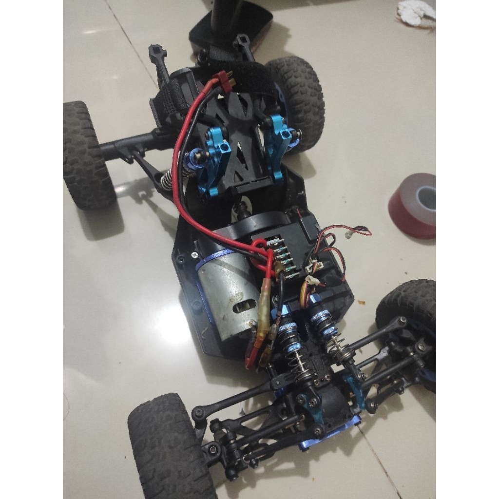 mobil RC WLtoys 12428-B second