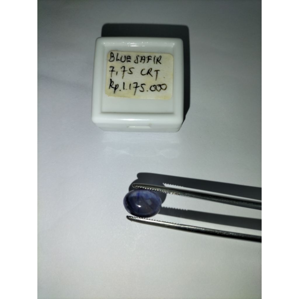 NATURAL BLUE SAPPHIRE 