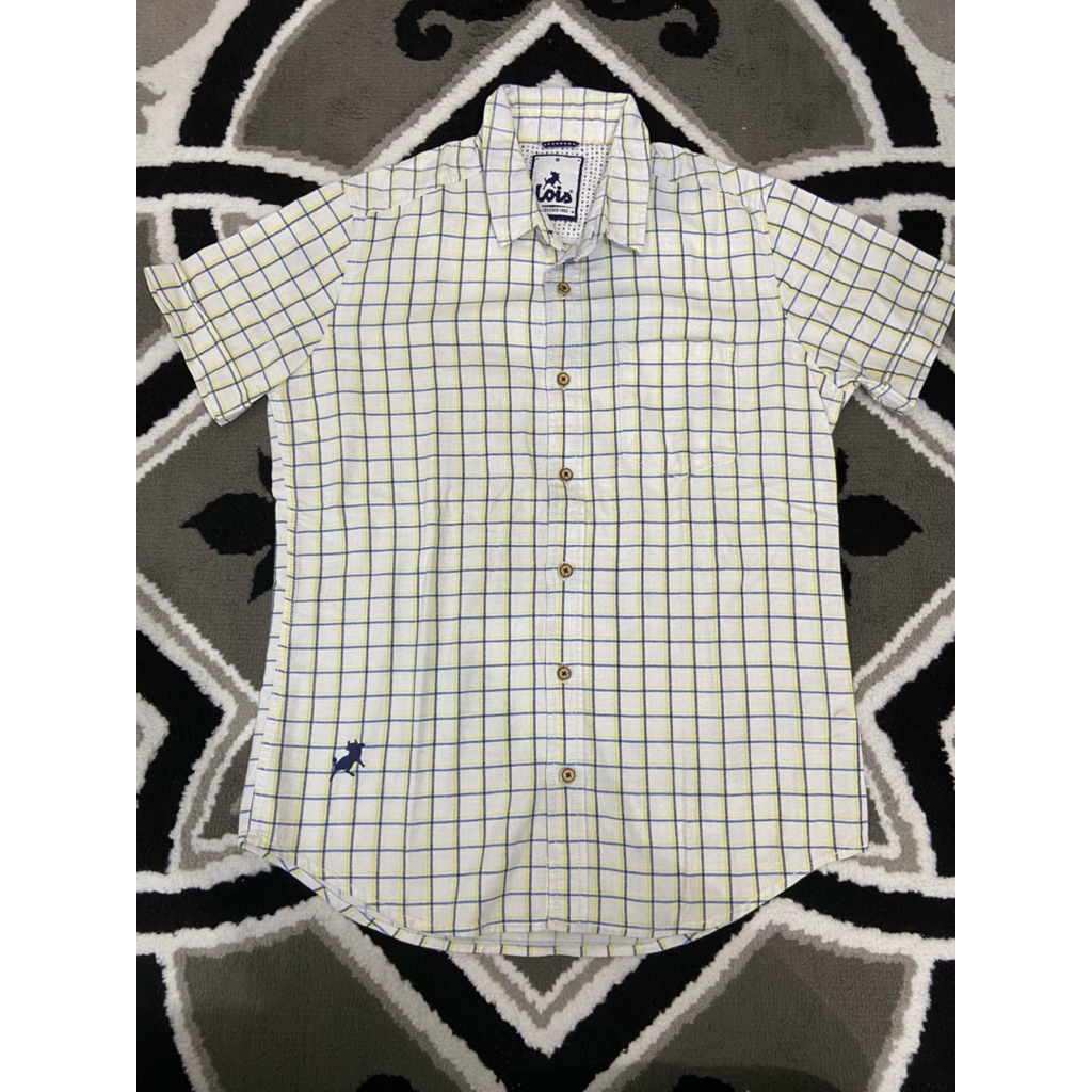 kemeja lengan pendek “lois”