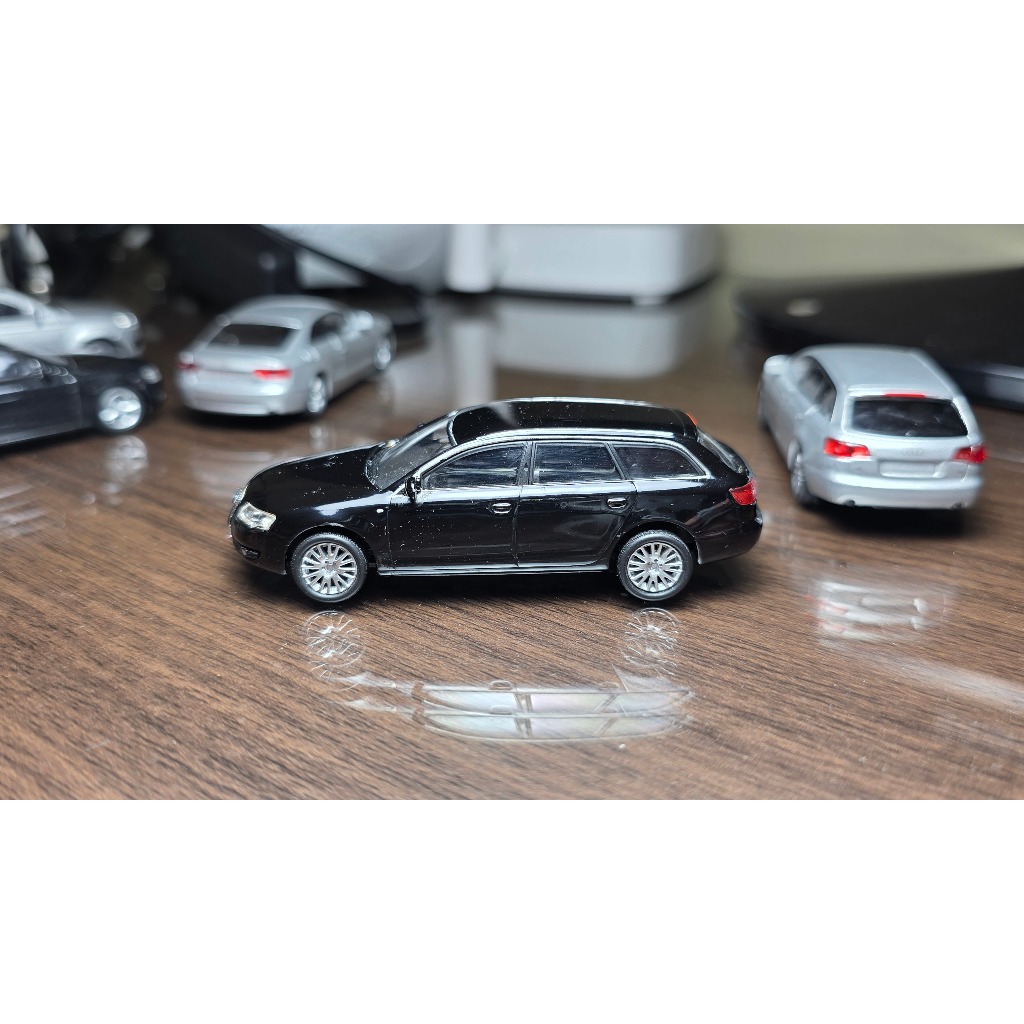 Diecast Kyosho 64 Audi A6 Avant Wagon Black Loose