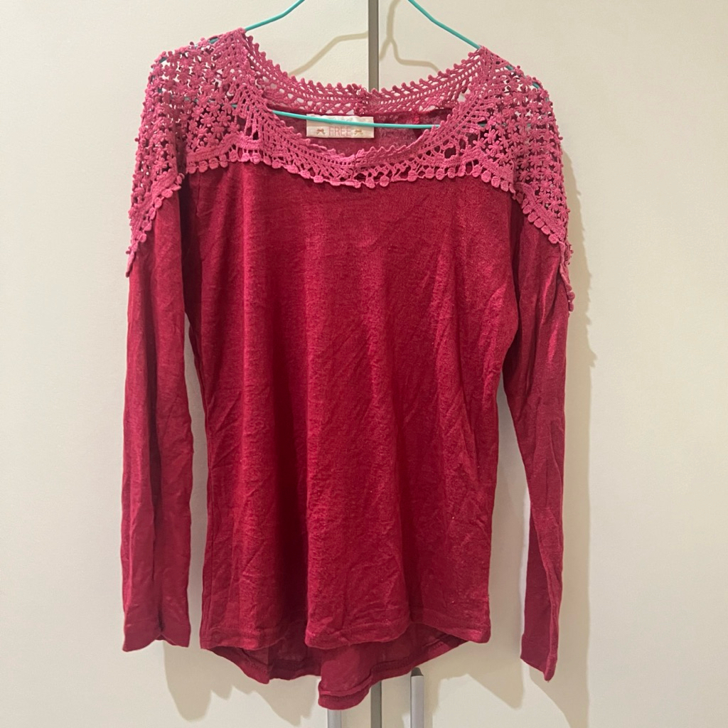 (PRELOVED) Blouse Rajut Brokat Pink Maroon – Feminin & Elegan