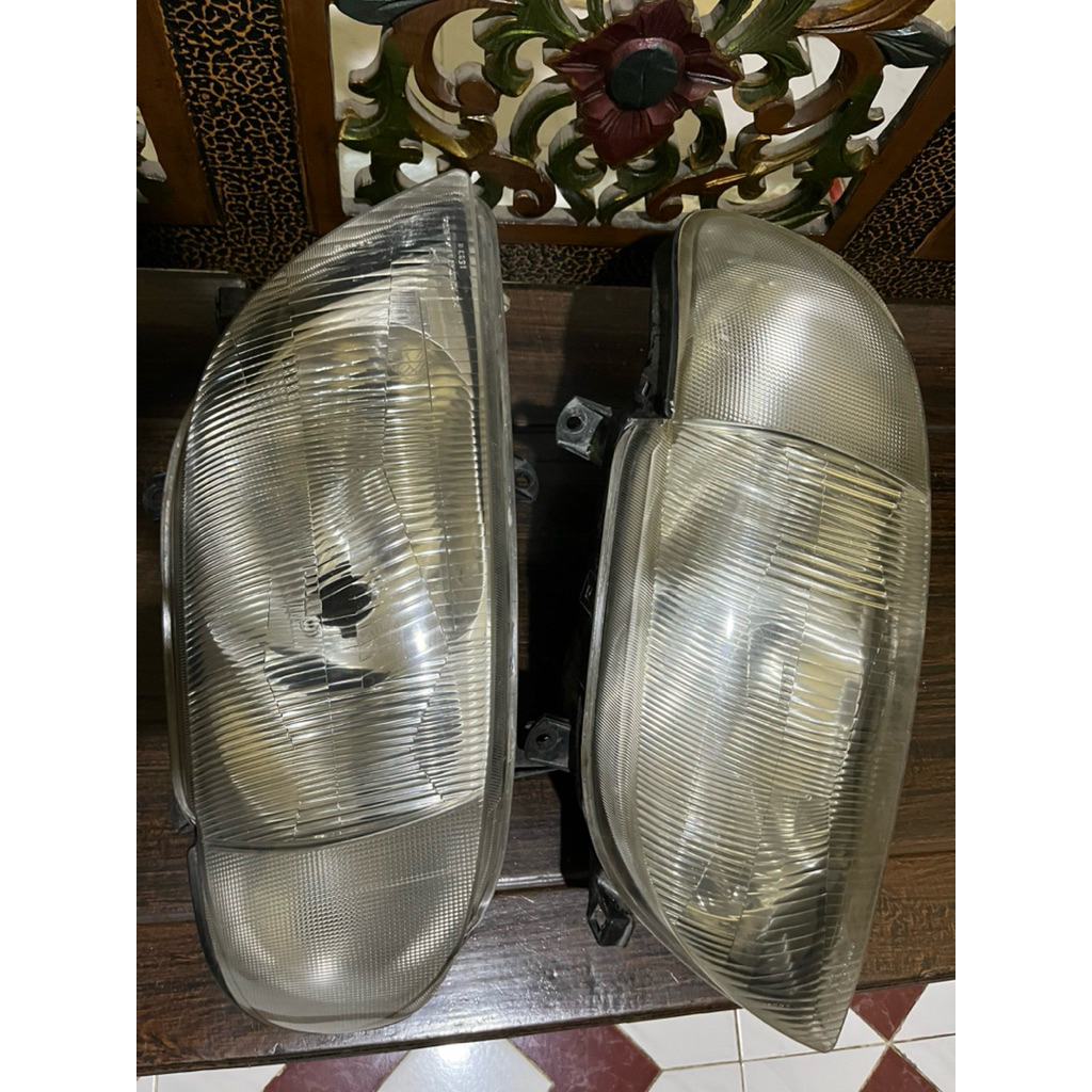 lampu depan daihatsu taruna atau lampu depan taruna atau lampu depan daihatsu taruna csx atau lampu 
