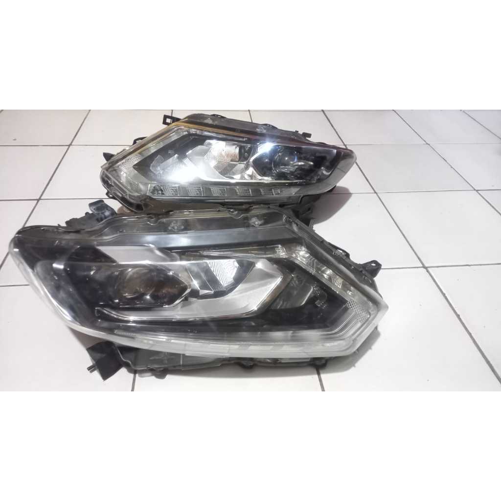 Headlamp Nissan Xtrail 2015 - 2018 Original