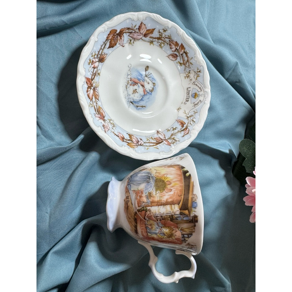 Royal Albert Royal Doulton Brambly Hedge Teacup Saucer Winter edition