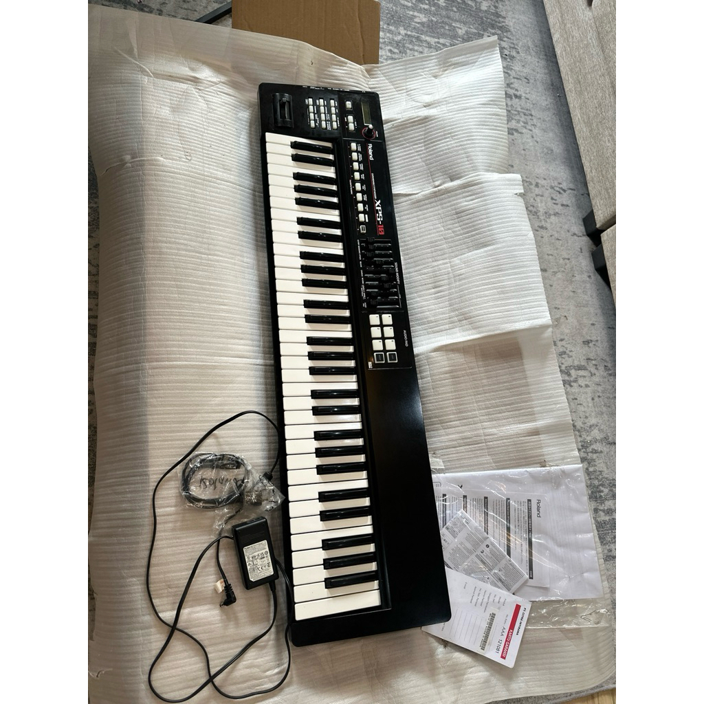 Roland XPS-10 / synthesizer