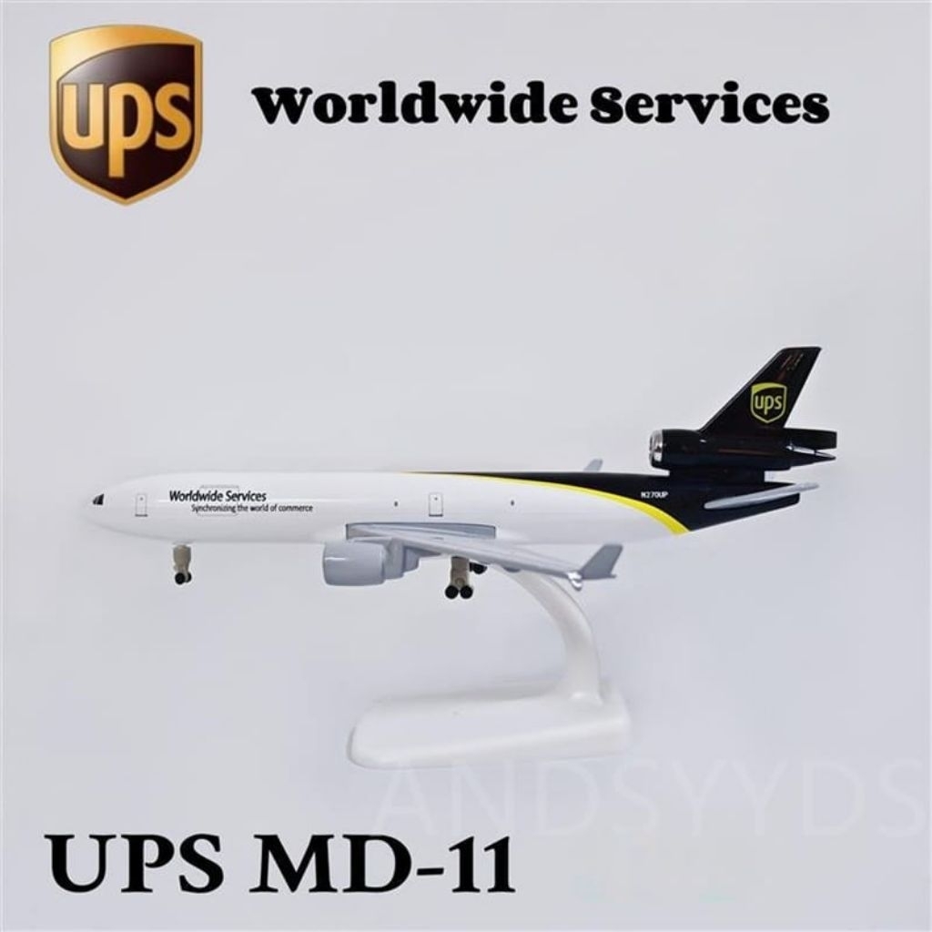 UPS MD-11 MINIATUR PESAWAT DIECAST BESI METAL PAJANGAN