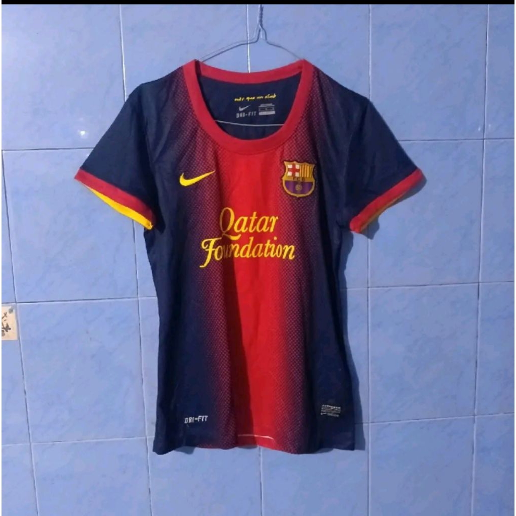 Jersey tim spanyol merah biru