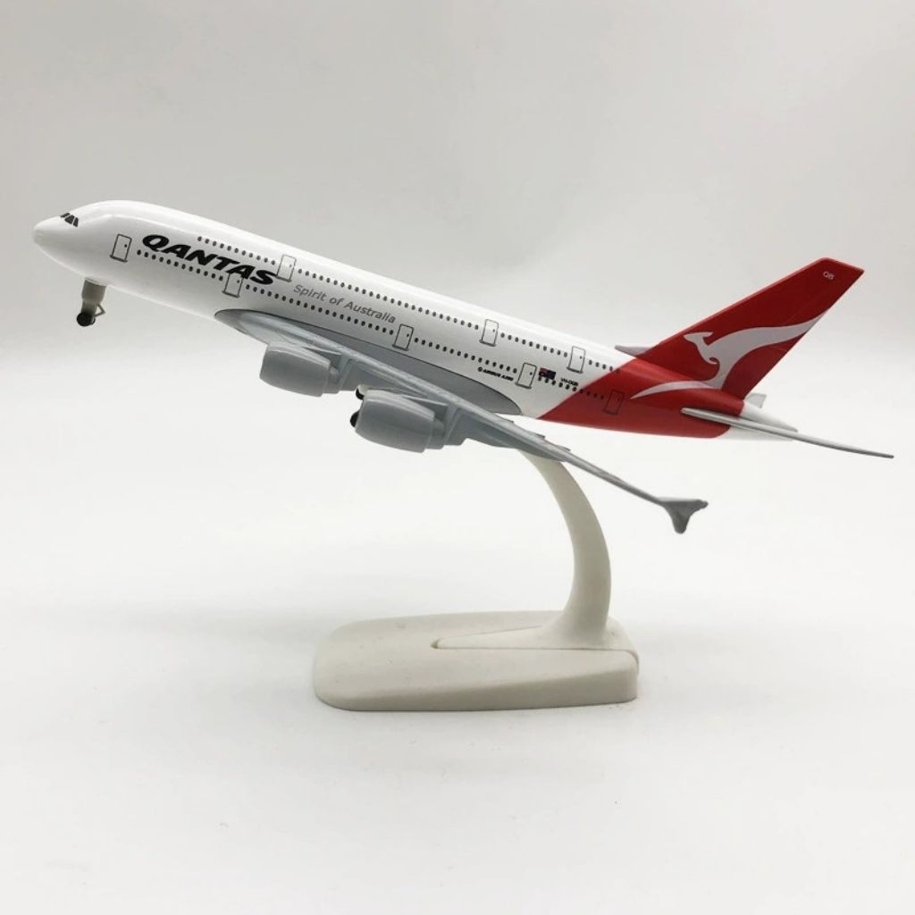 20CM QANTAS A380 MINIATUR PESAWAT DIECAST BESI METAL PAJANGAN