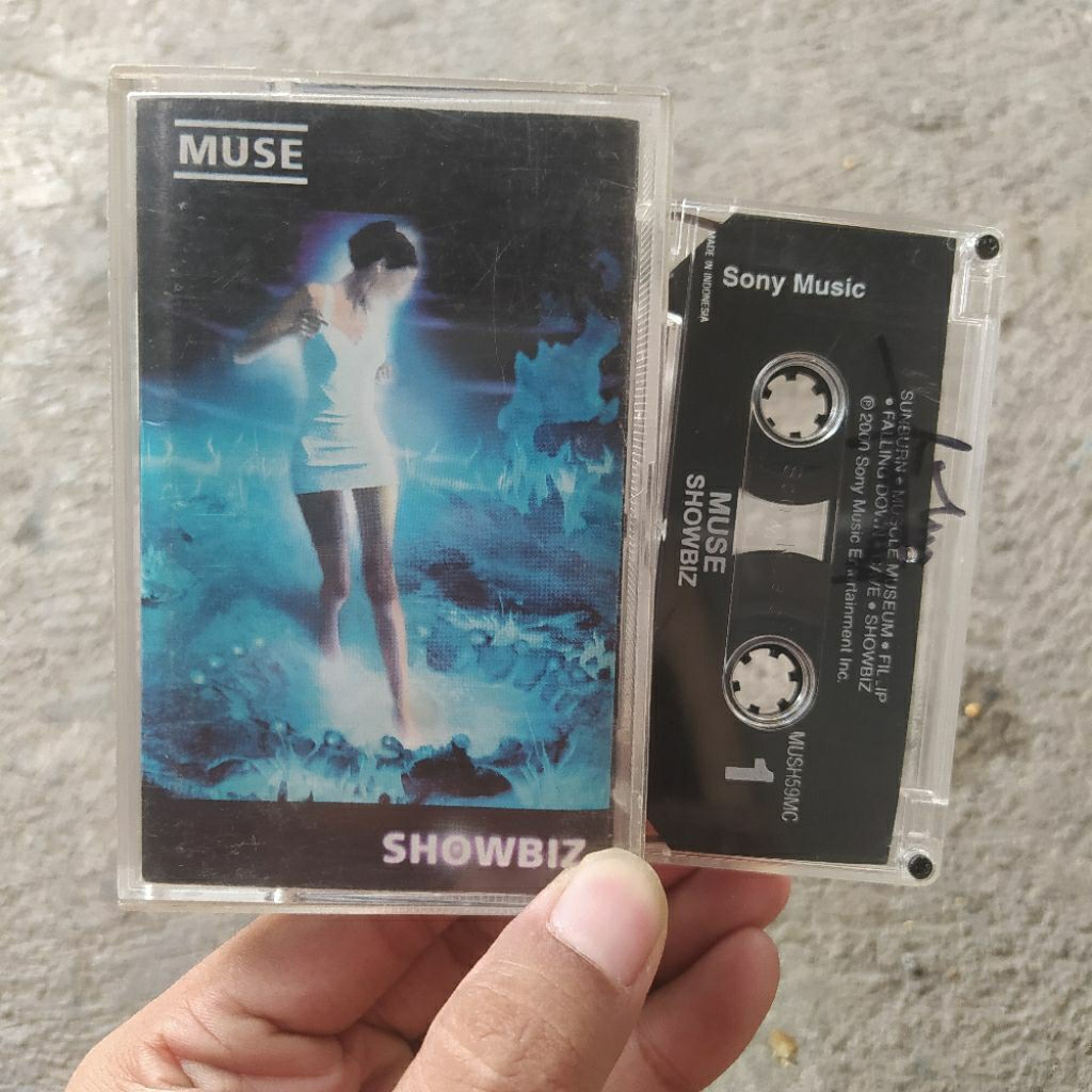 Kaset Pita Muse - Showbiz
