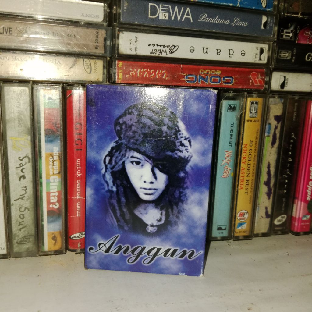 Kaset Anggun C Sasmi