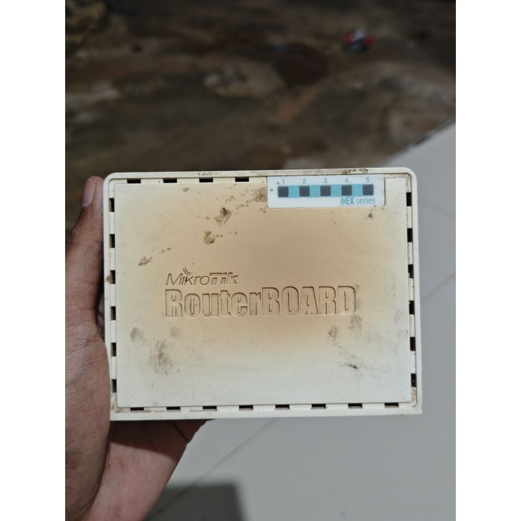 SECOND Mikrotik Routerboard RB750GR3 hEX Router