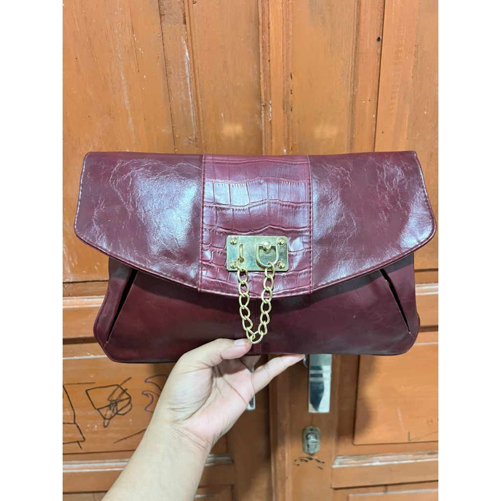 Dorothy Perkins Clutch