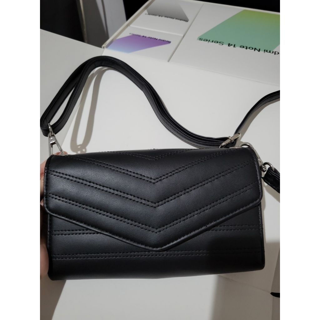 Tas Slempang Sling Bag Chrissie Preloved Pribadi