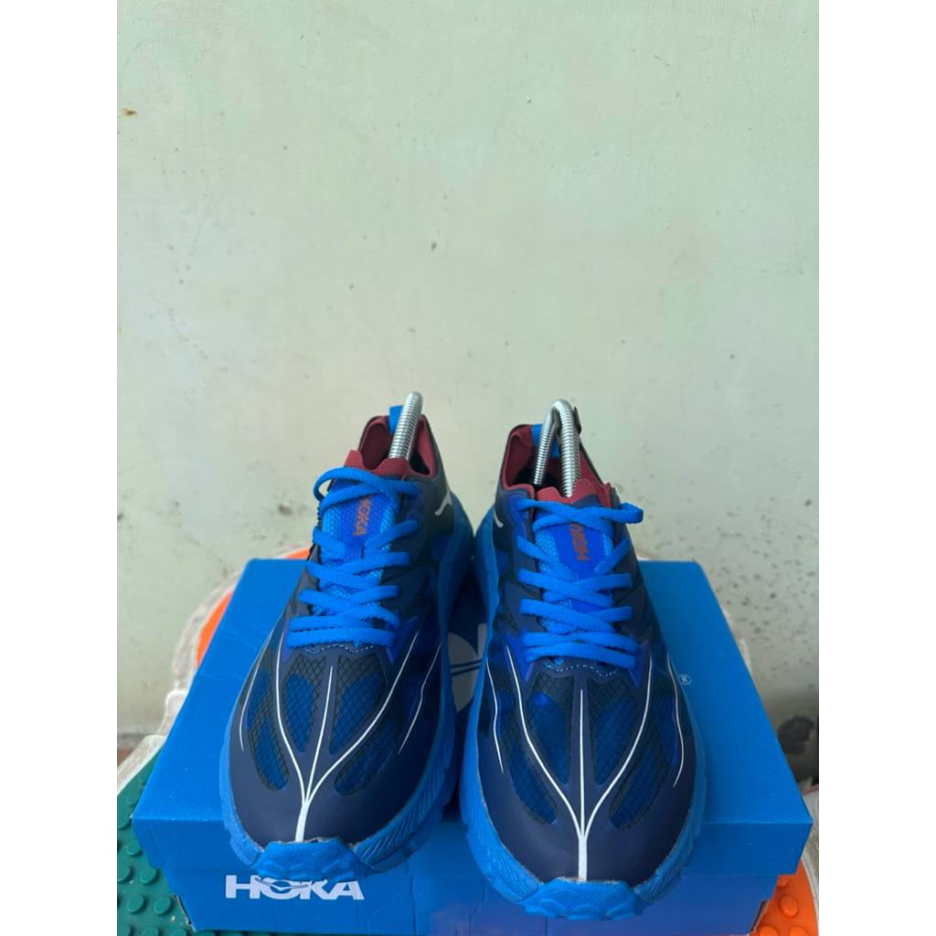 Hoka satisfy running trail