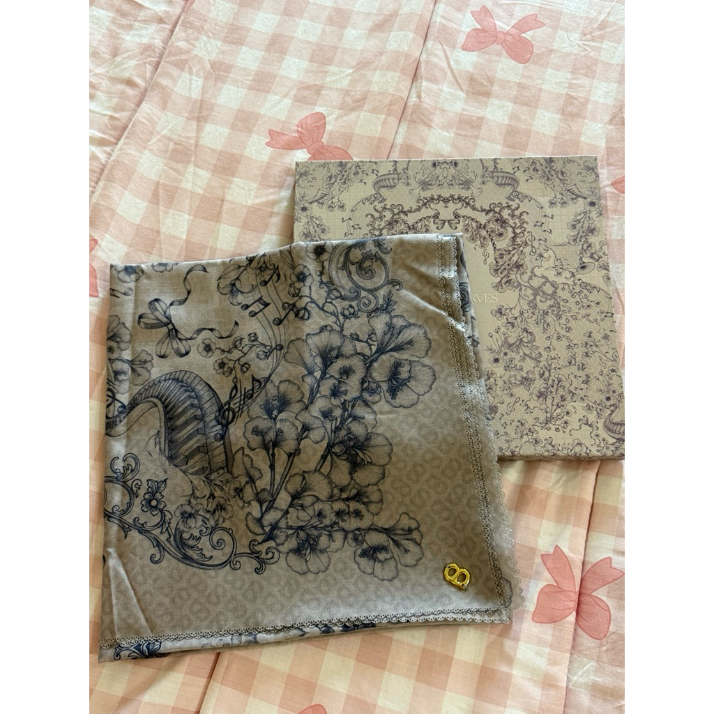 buttonscarves x nada puspita