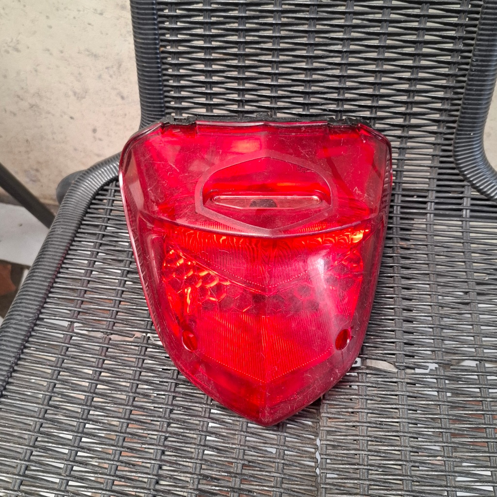 Lampu belakang tiger revo original copotan