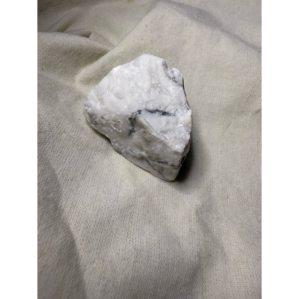 RAW HOWLITE