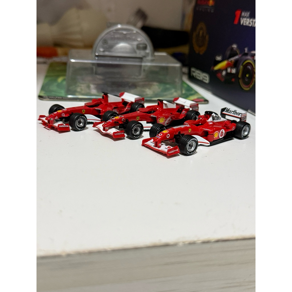 ferrari f2002 kyosho