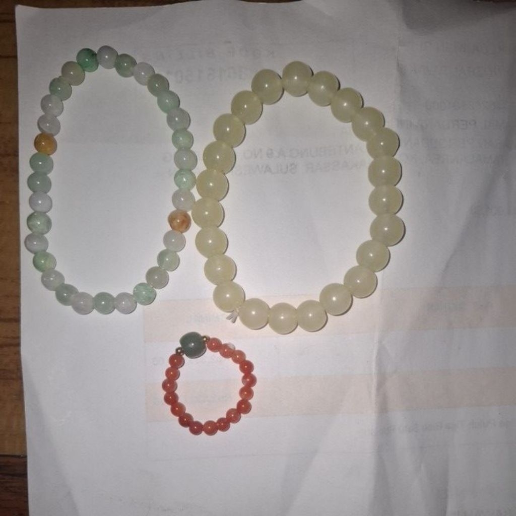 2 gelang giok dan cincin giok