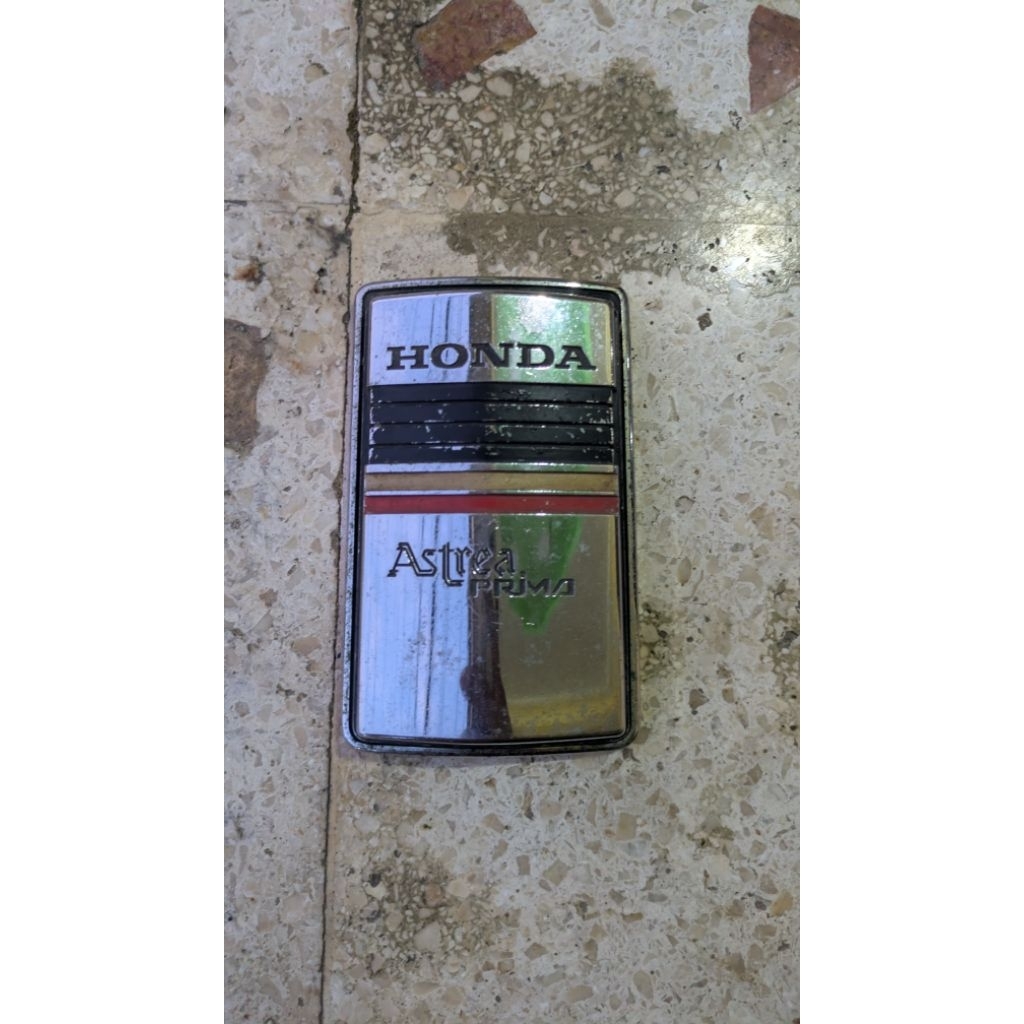 dada dasi emblem honda astrea prima