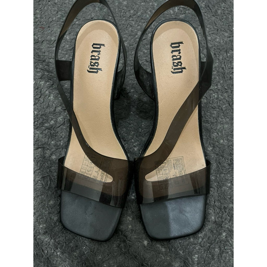 heels  brash