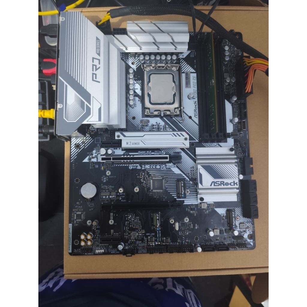mainboard intel z790 PRO RS soket 1700 DDR5 ASROCK Z790 motherboard komputer support procesor intel 