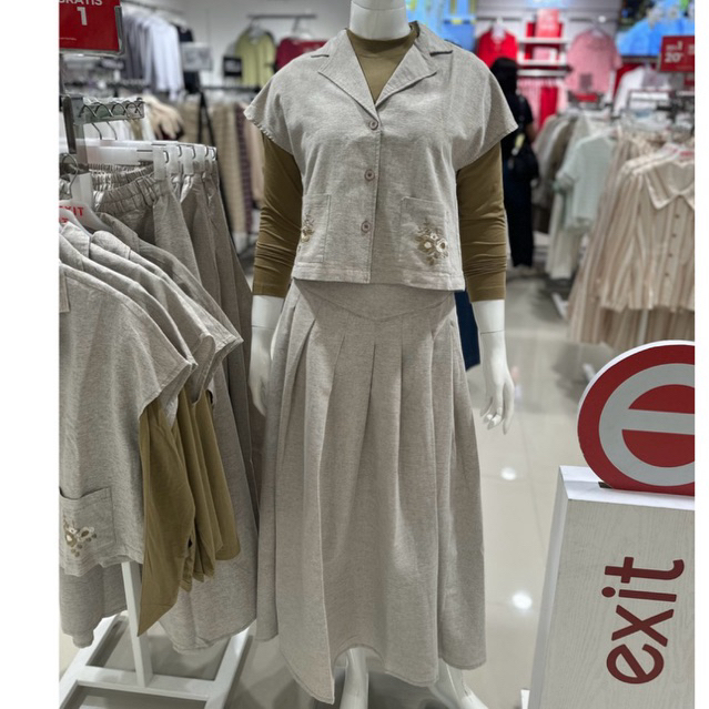 blouse dan rok wanita exit