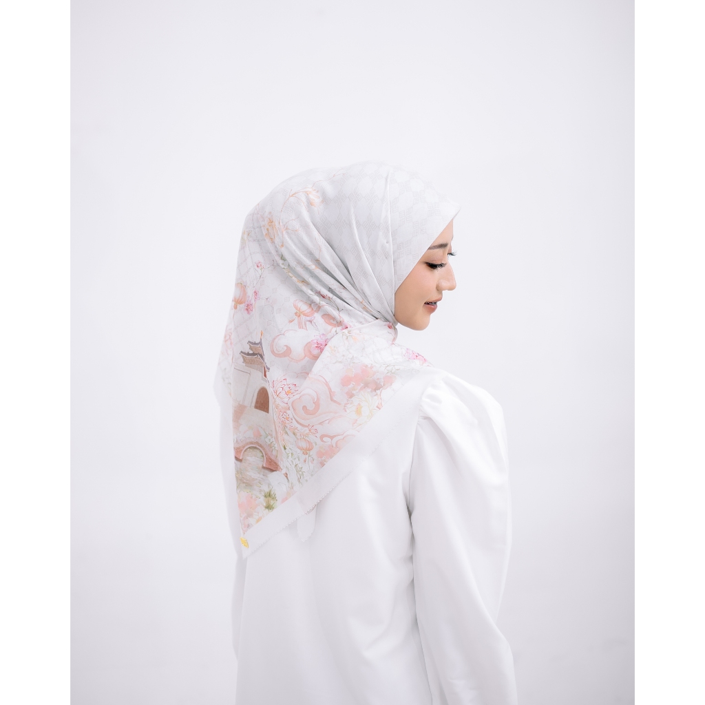 Cananga - CkS Series Voile Orien Bloom Square in White Hijab Printing