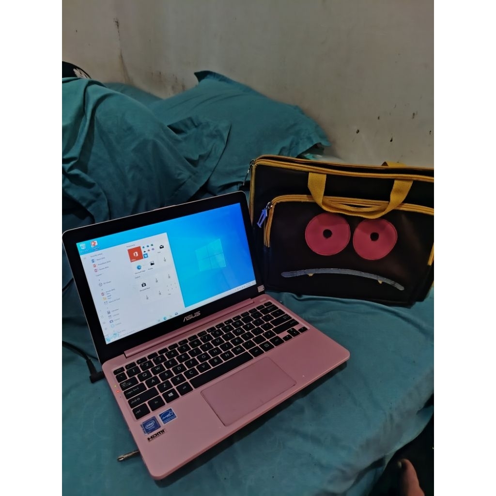 laptop Asus Intel Celeron N4000 ram 2 GB HDD 500 gb