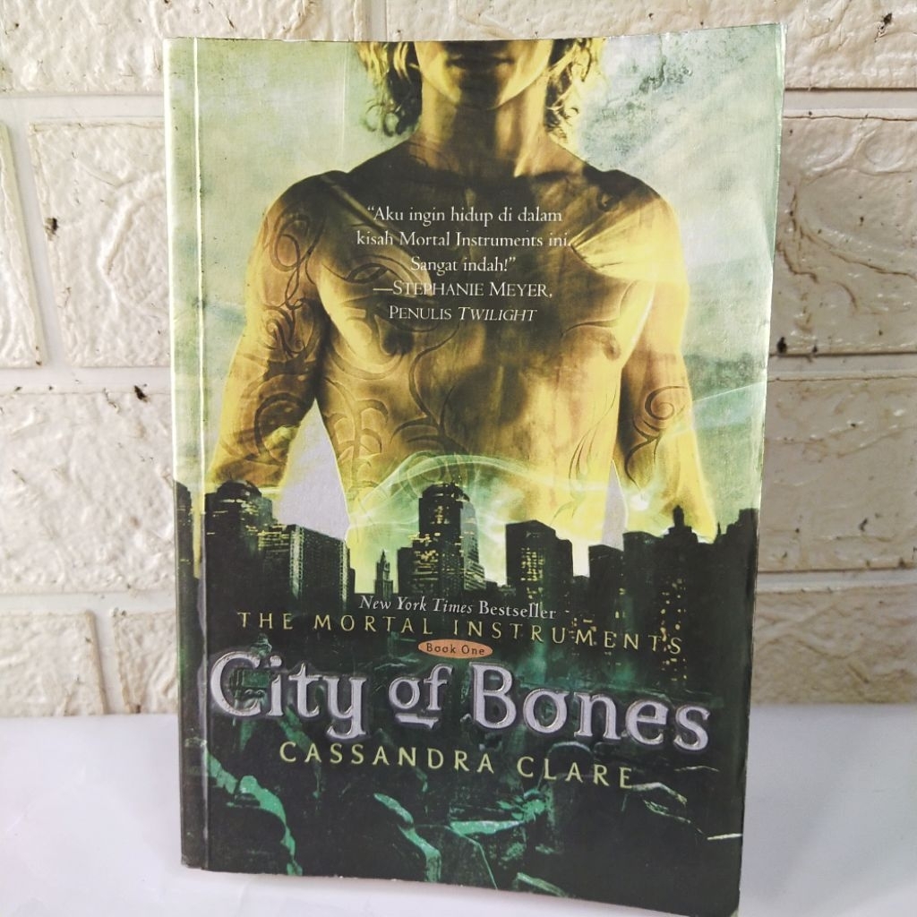 Novel City Of Bones - Cassandra Clare
