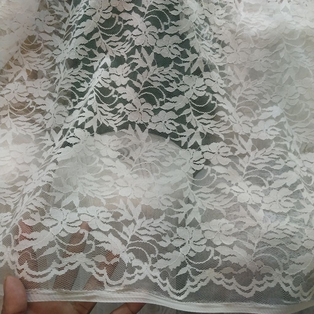 Kain/Bahan/BRUKAT LACE/Motif daun+bunga/Brukat kebaya/Harga per 0,5 meter