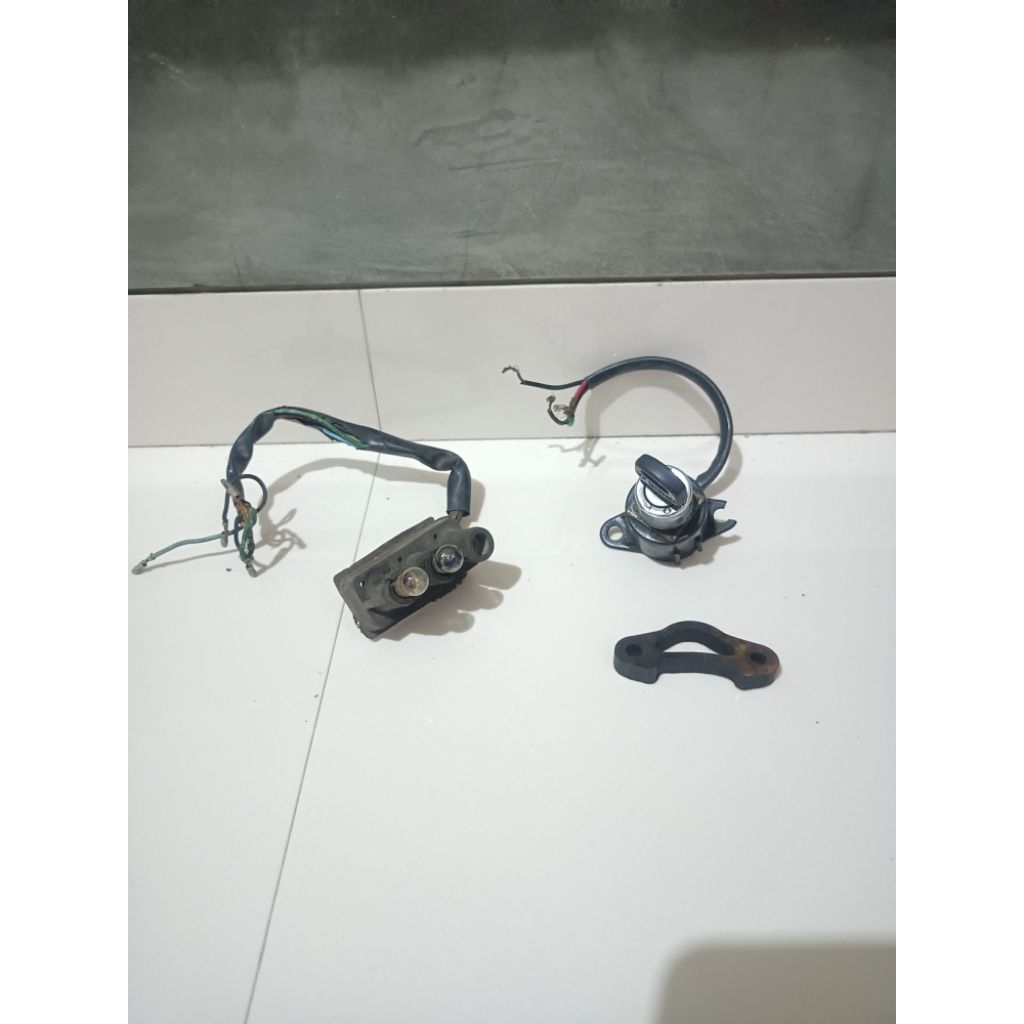 soket pilot box cover kunci kontak gl 100 gl 125 original