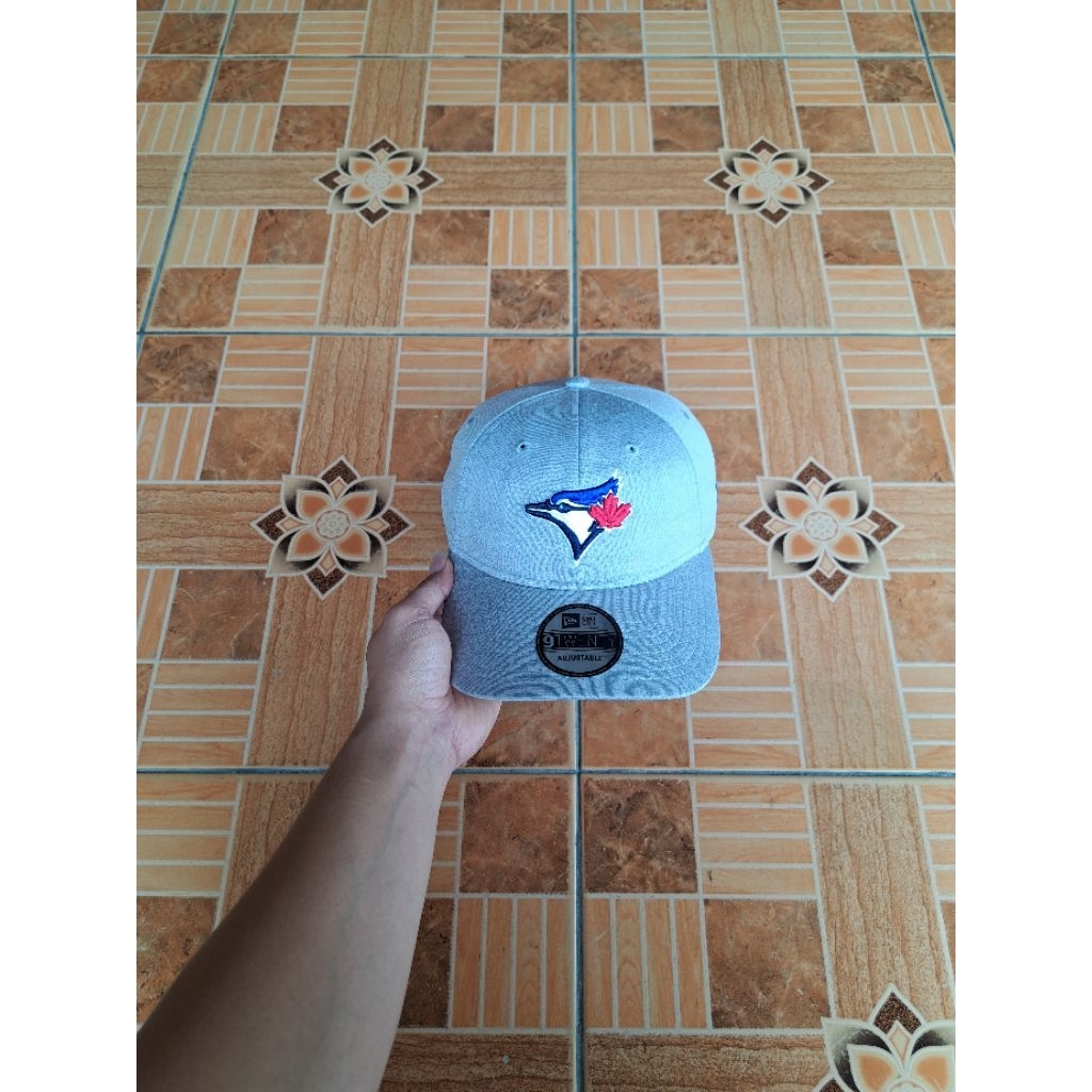 TOPI NEWERA BLUE JAYS (WOMEN)