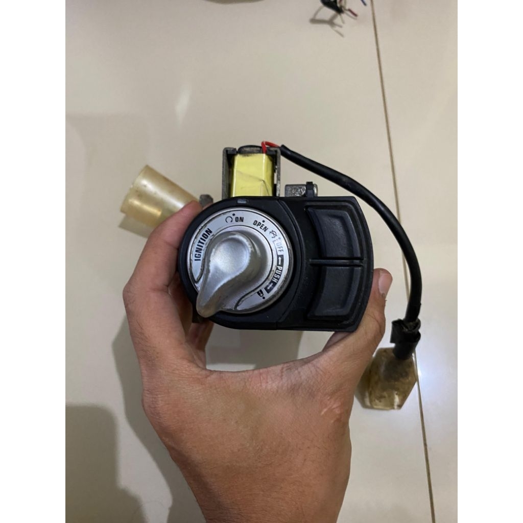 Kunci kontak keyless yamaha lexi 125 original